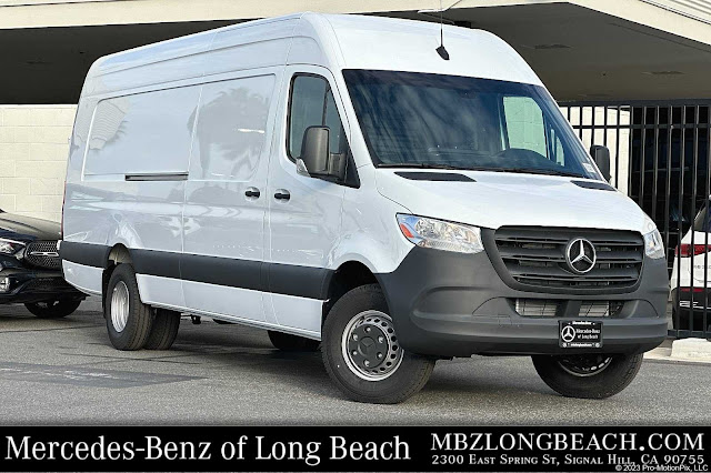 2024 Mercedes-Benz Sprinter 3500 Cargo 170 WB