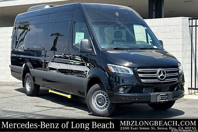 2024 Mercedes-Benz Sprinter 3500 Cargo 170 WB