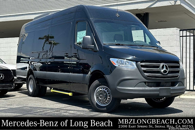 2024 Mercedes-Benz Sprinter 3500 Cargo 170 WB