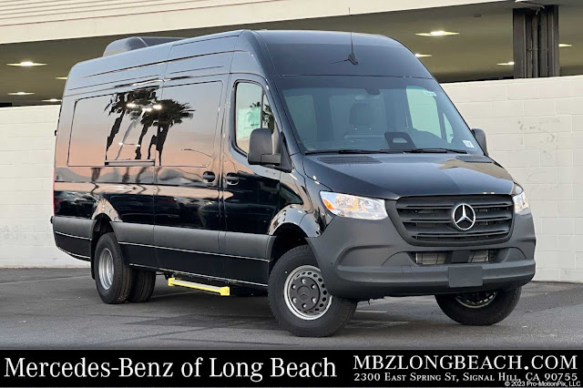 2025 Mercedes-Benz Sprinter 3500 Cargo 170 WB