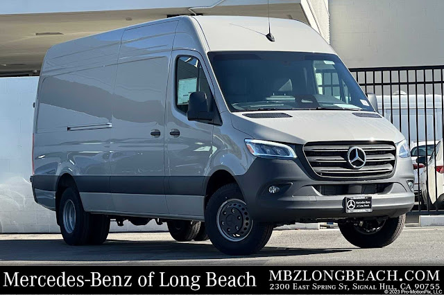 2025 Mercedes-Benz Sprinter 3500 Cargo 170 WB