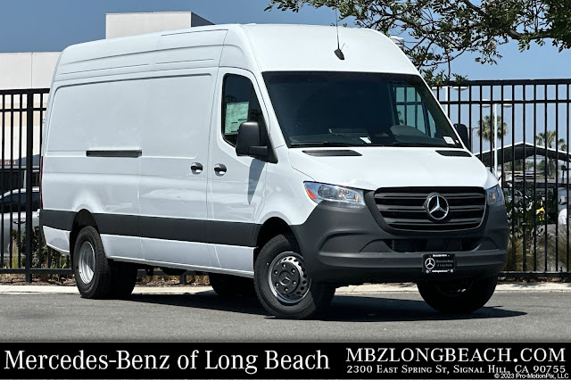 2025 Mercedes-Benz Sprinter 3500 Cargo 170 WB