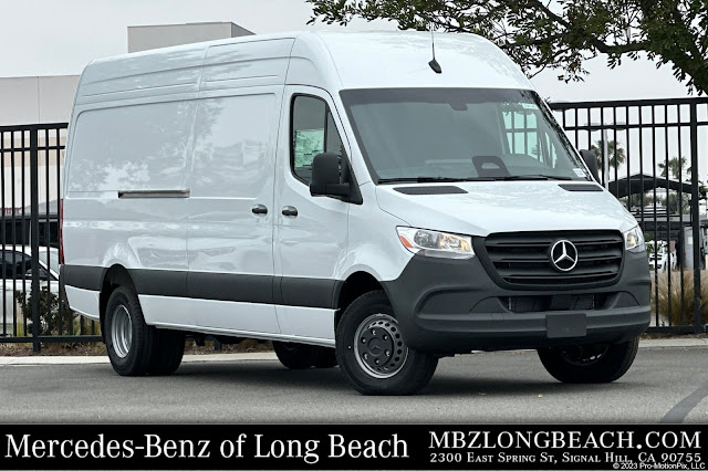 2025 Mercedes-Benz Sprinter 3500 Cargo 170 WB