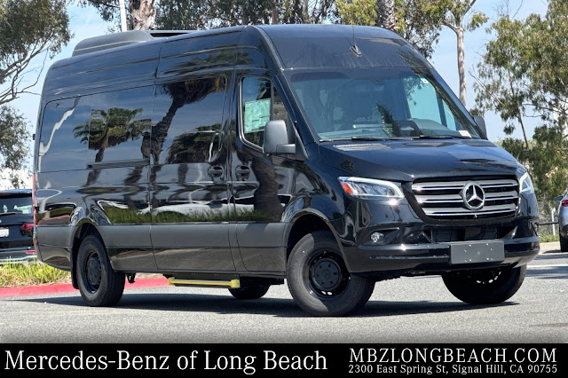 2026 Mercedes-Benz Sprinter 2500 Passenger 170 WB
