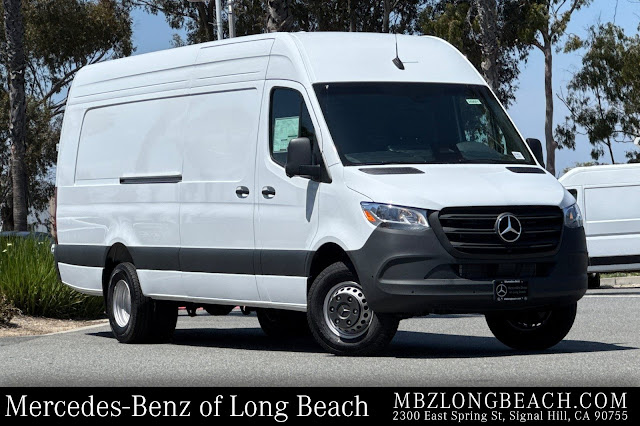2026 Mercedes-Benz Sprinter 3500 Cargo 170 WB