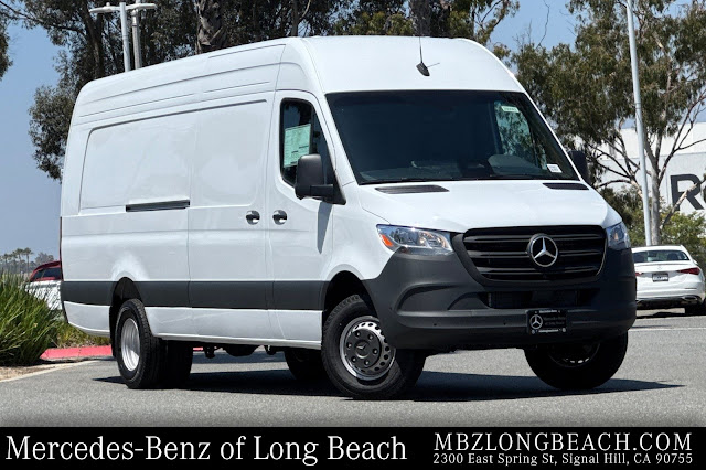 2026 Mercedes-Benz Sprinter 3500 Cargo 170 WB