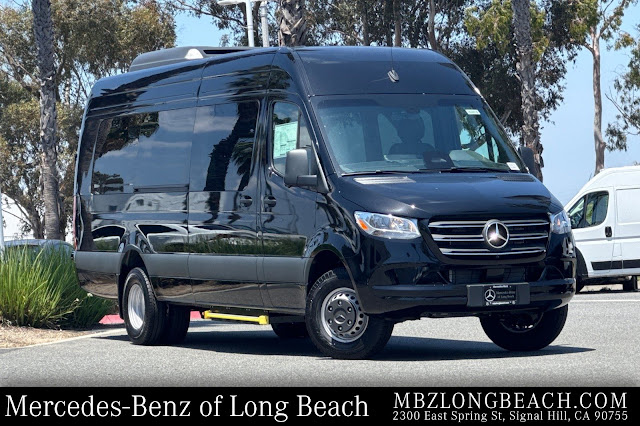 2026 Mercedes-Benz Sprinter 3500 Cargo 170 WB